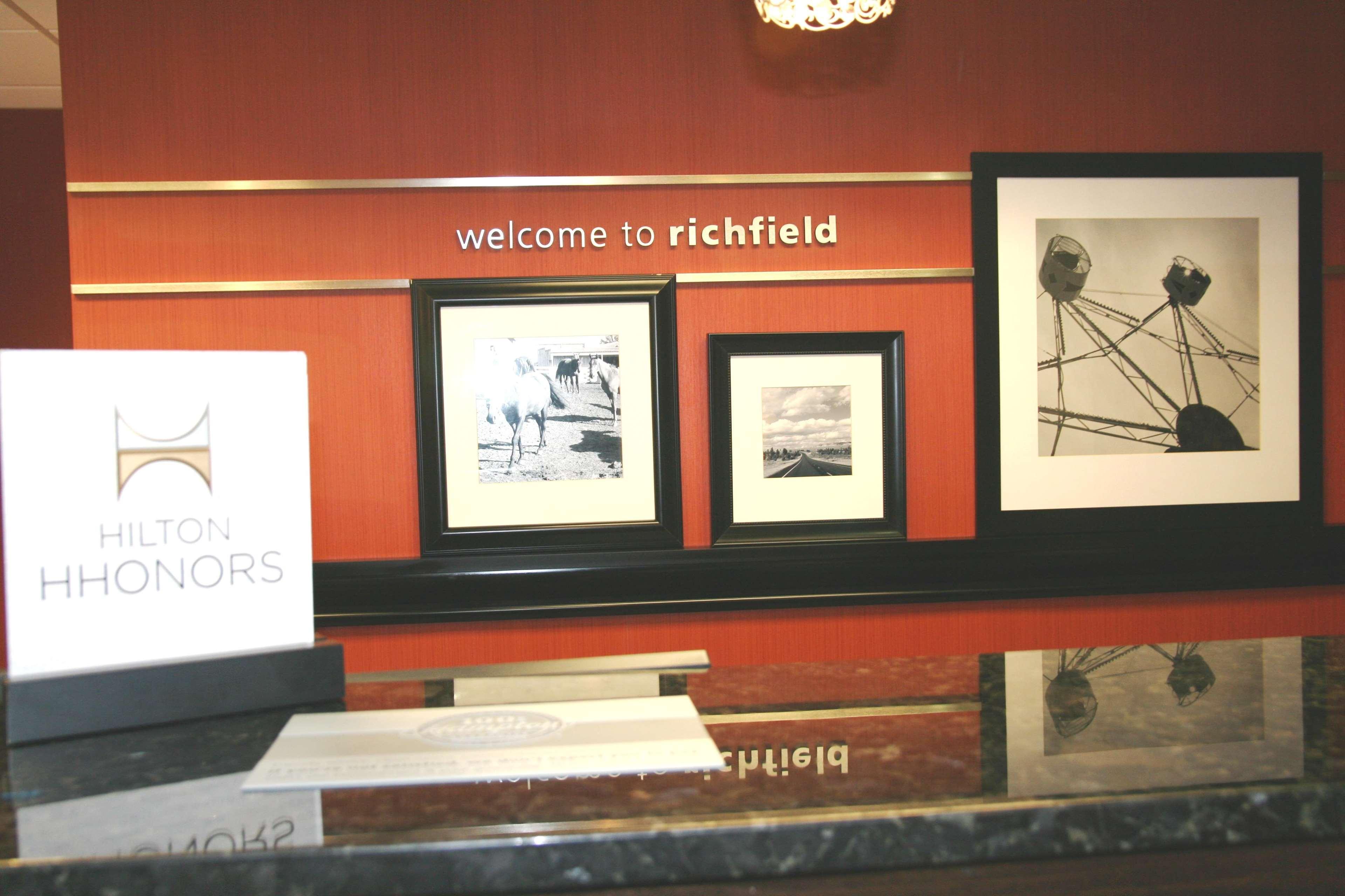 ハンプトン イン リッチフィールド Richfield エクステリア 写真